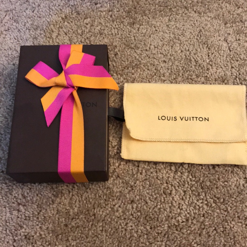 Louis Vuitton. box and dust bag